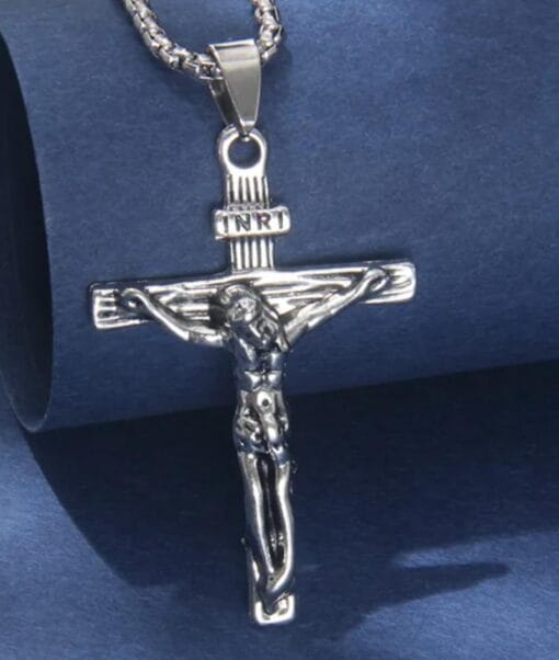 Jesus cross necklace in elegant box – perfect gift for believers