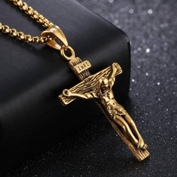 Jesus cross necklace in elegant box – perfect gift for believers