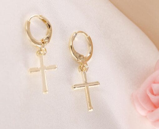 Exquisite cross earrings in gold – elegant religious jewelry for women