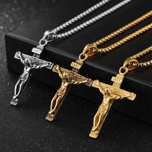Unisex Jesus cross necklace – classic religious jewelry for daily faith
