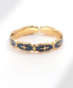 Vintage-style faith ring with detailed cross design